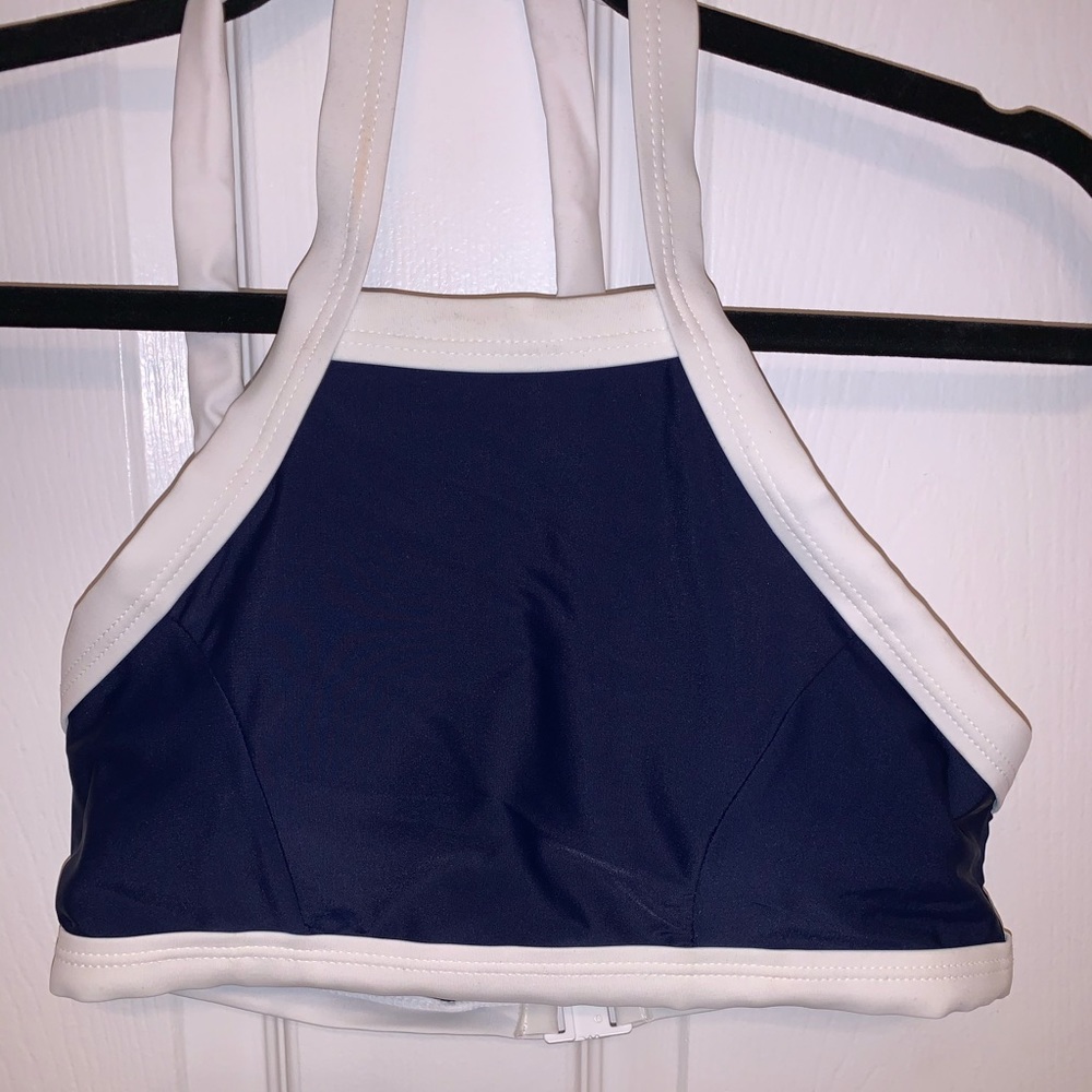 🌸🌸Navy and white halter neck bikini top